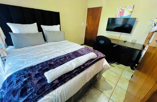 Greater Johannesburg Metropolitan Area House | Room-honey Hills Excellence Resorts D