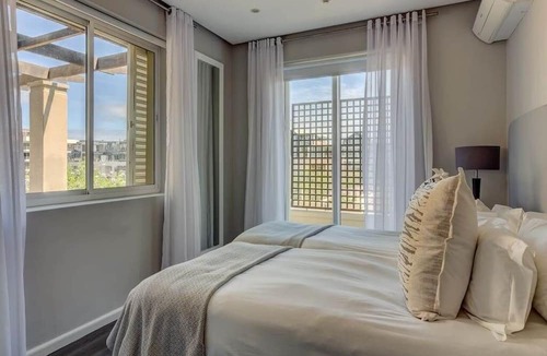 Victoria and Alfred Waterfront Villa | Oceanview Carradale 304 Villa