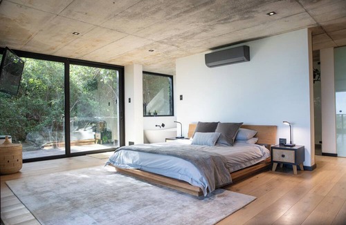Wilderness House | Spacious Villa with Views