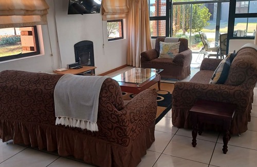 Parys House | Luxurious home on an island golf resort Majestic views of the Vaal river Parys