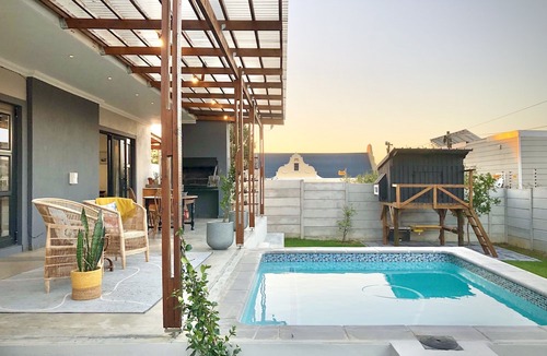 Stellenbosch House | Cape Winelands Mountain View Getaway