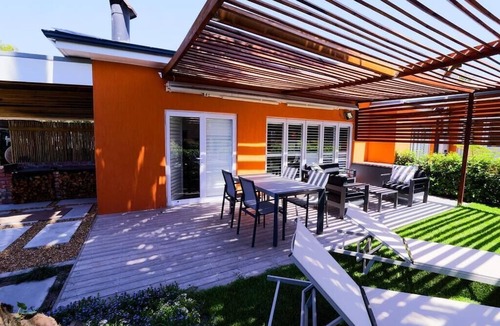 Belville Apartment | Garten Wohnung mit Pool
