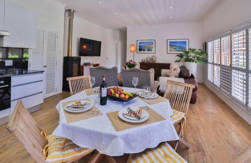 Belville Apartment | Garten Wohnung mit Pool