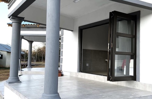 Hekpoort Villa | Bikos Villa