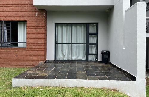 Greater Johannesburg Metropolitan Area Apartment | Jackey the Jackel Located at South Africa’s best Golf Estate.