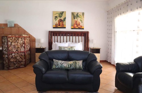 Garsfontein Cabin | Umnotho We Afrika House