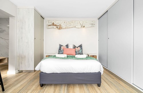 Mountainside Apartment | Zaria Sun Cottage