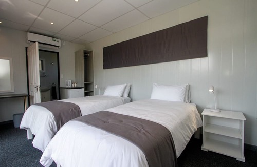 Upington Cabin | SleepOver Upington