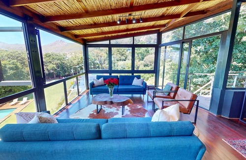 Redhill Villa | Extraordinary Villa in Cape Town. Perfect for a group trip or large family