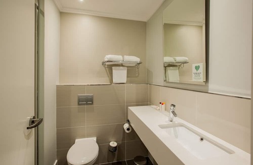 Mowbray Hotel | City Lodge Pinelands