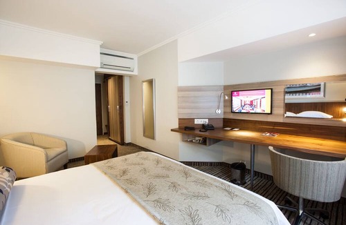 Mowbray Hotel | City Lodge Pinelands