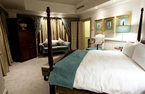 Secunda Hotel | Graceland Hotel