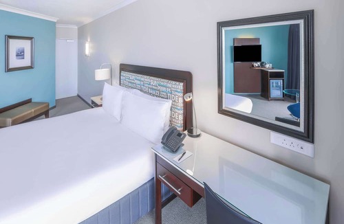 Quigney Beach Hotel | Garden Court East London