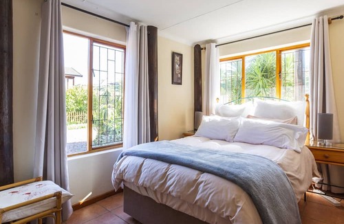 Brenton-on-Sea Apartment | Breakers & Bushbuck, Dolphins & Whales At Brenton-on-sea. Experience Nature.