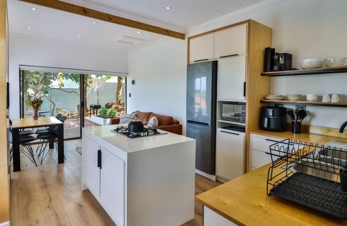 Onrus House | C'est La-Vie Villa in Onrus