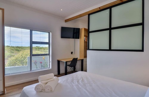 Onrus House | C'est La-Vie Villa in Onrus