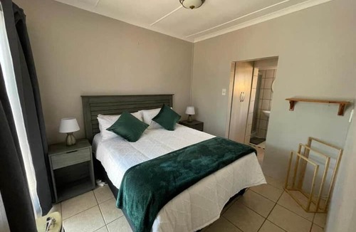 Fichardt Park House | Finch and Fern Guest house