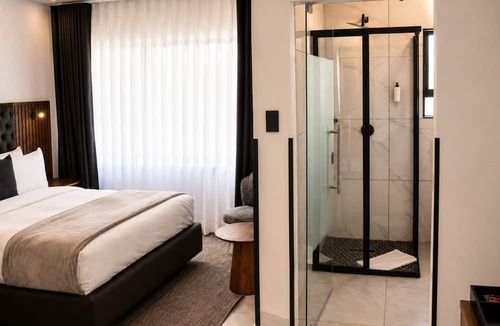 Greater Johannesburg Metropolitan Area Hotel | Regent Heights Hotel