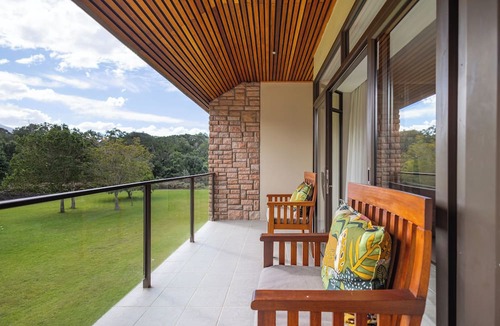 Nature's Valley House | Plateau Country House