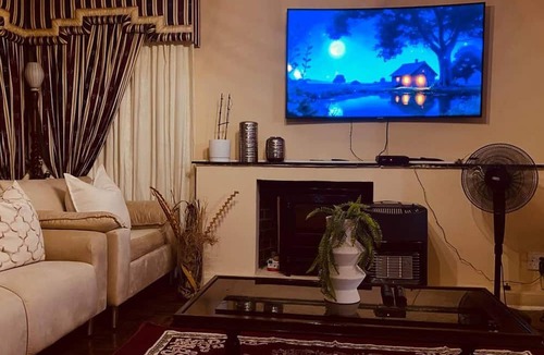 Pinetown House | Charming 3-bedroom House Rental in Pinetown, South Africa