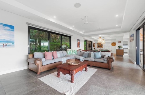 Umhlali Beach House | Coral House - Staynest Guesthouse