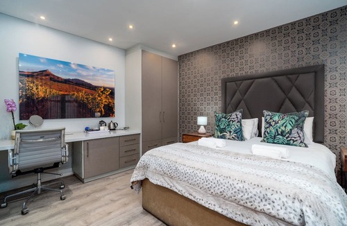 Stellenbosch Central Hotel | 107 Dorpstraat Boutique Hotel