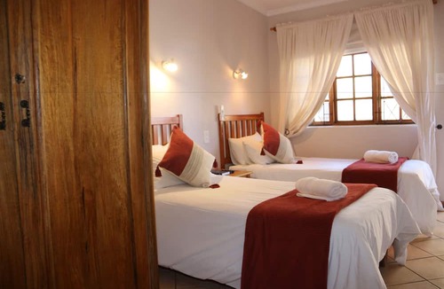 Graaff-Reinet Bed & Breakfast | Aan Die Oewer Guest House