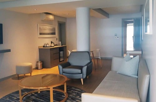 Gordons Bay Central Hotel | Krystal Beach Hotel