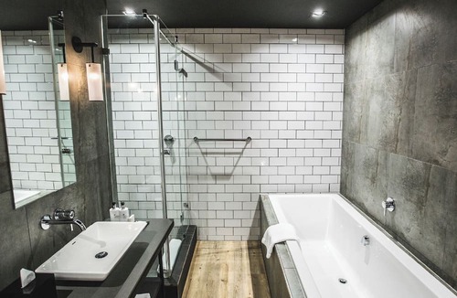 Century City Hotel | Century City Hotel Urban Square