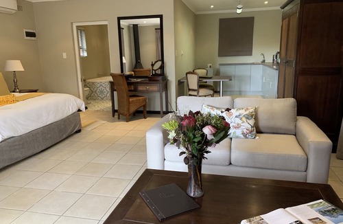 Cape Winelands House | Le Pommier Wine Estate