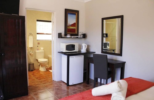 Walmer House | Amani Guest Lodge