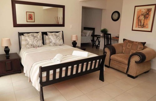 Kempton Park House | Big 5 Guest House