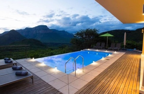Hoedspruit House | umVangati House