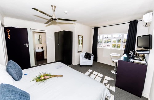 Durbanville House | Le Petit Chateau