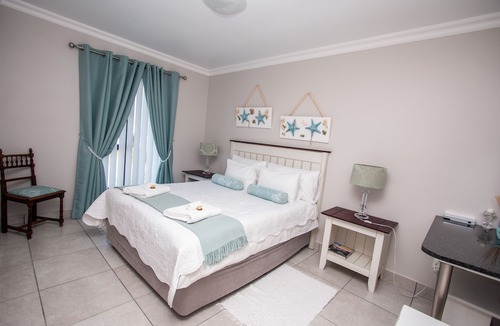 Betty's Bay House | Van Den Berg's Guesthouse