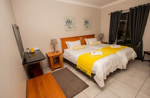 Betty's Bay House | Van Den Berg's Guesthouse