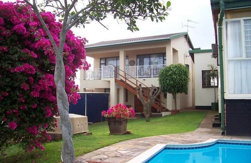 Illovo Beach Bed & Breakfast | Birdcage B and B
