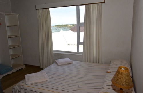 Van Dyks Bay House | White Shark Backpackers