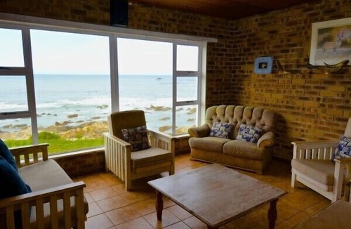 Van Dyks Bay House | White Shark Backpackers