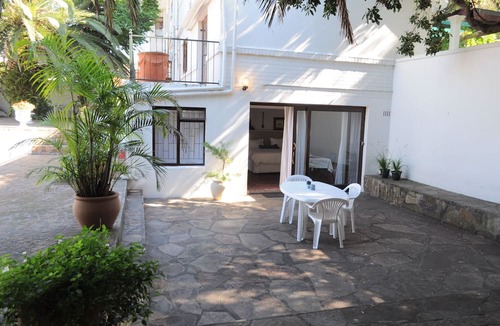 Pinelands Bed & Breakfast | Applegarth B and B and Self Catering Studios