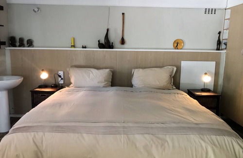Pinelands Bed & Breakfast | Applegarth B and B and Self Catering Studios