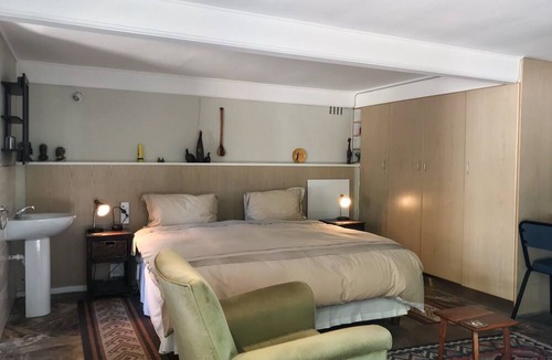 Pinelands Bed & Breakfast | Applegarth B and B and Self Catering Studios