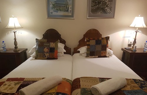 Steytlerville House | Steytlerville Villa Guest House