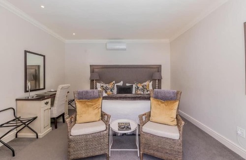 Newlands House | Fernwood Manor