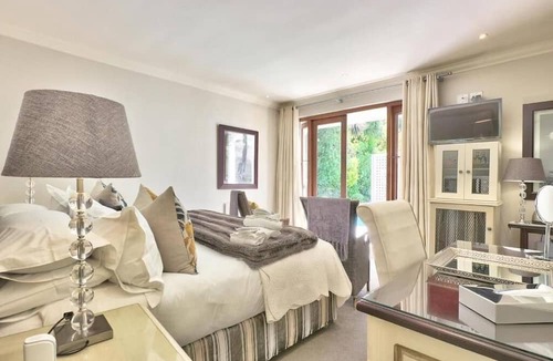 Newlands House | Fernwood Manor