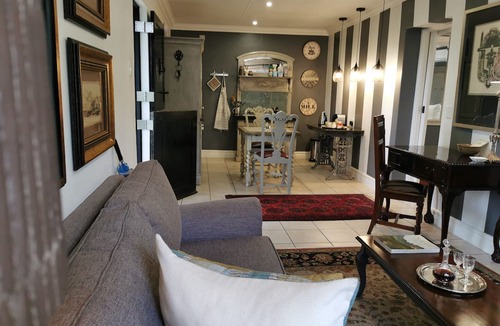 Pretoria Hotel | At 98 on Lynburn Guest House