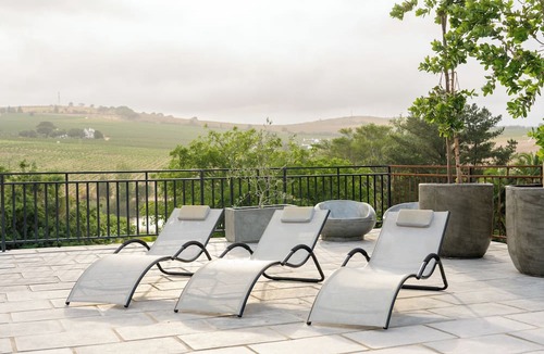 Stellenbosch Apartment | Enjoy the privacy of your own wood fired hot-tub, barbecue & breathtaking views.
