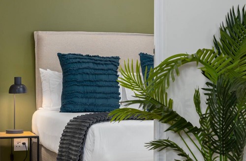 Schotsche Kloof Apartment | Modern 3-Bedroom in the Heart of Bo-Kaap - Netflix