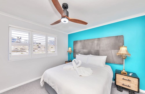 West Beach Apartment | Beachfront couples paradise overlooking Robben Island and Atlantic ocean.
