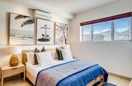 Mouille Point Apartment | Uninterrupted Ocean Views in Mouille Point (Atlantic Vistas)